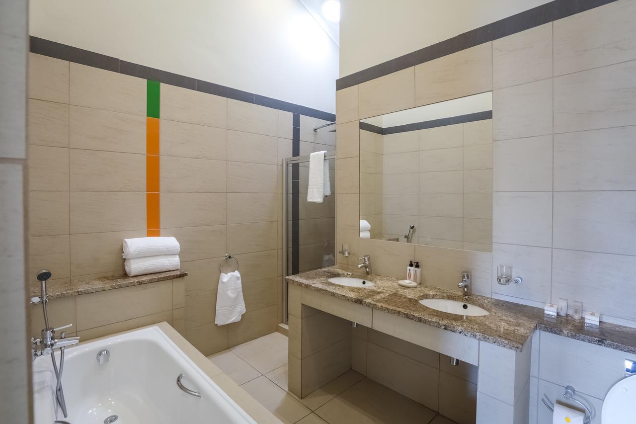 Orange Inn קניסנה מראה חיצוני תמונה