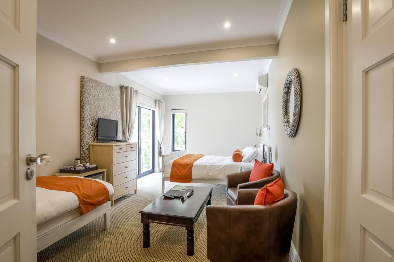 Orange Inn קניסנה מראה חיצוני תמונה