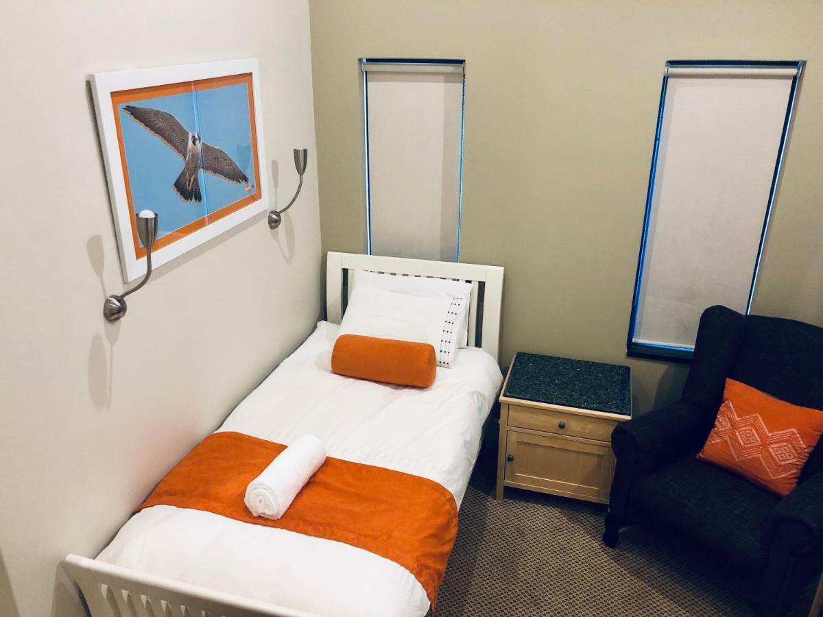 Orange Inn קניסנה חדר תמונה